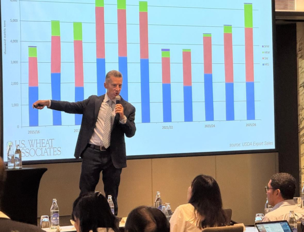 Joe Sowers, USW Regional Vice President for South and Southeast Asia, presents at the technical milling seminar in Bangkok, Thailand. Photo credit: U.S. Wheat Associates.