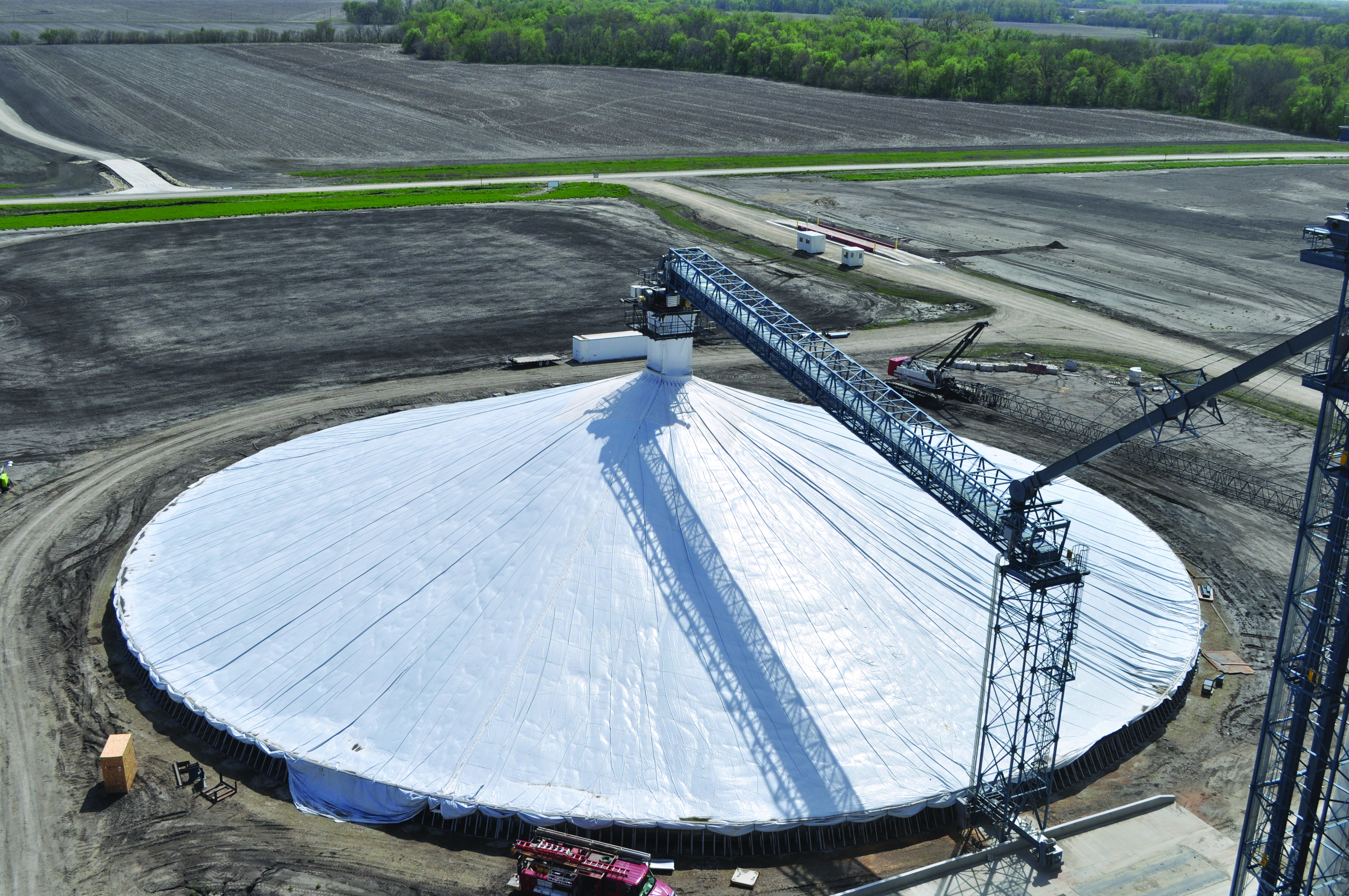 Farmers-Cooperative-LeMar-storage-pile-hi-roller-conveyor.JPG#asset:191789