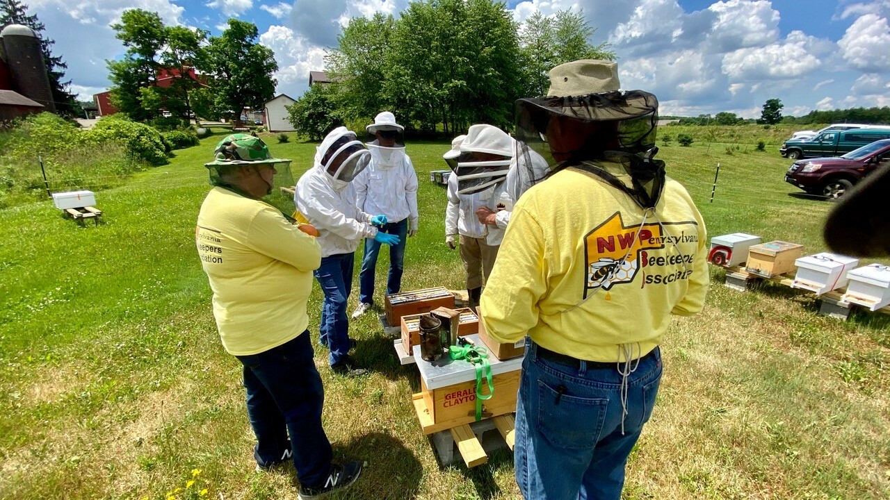 Ernst Conservation Seeds Hosts NW PA Beekeepers Association Queen…