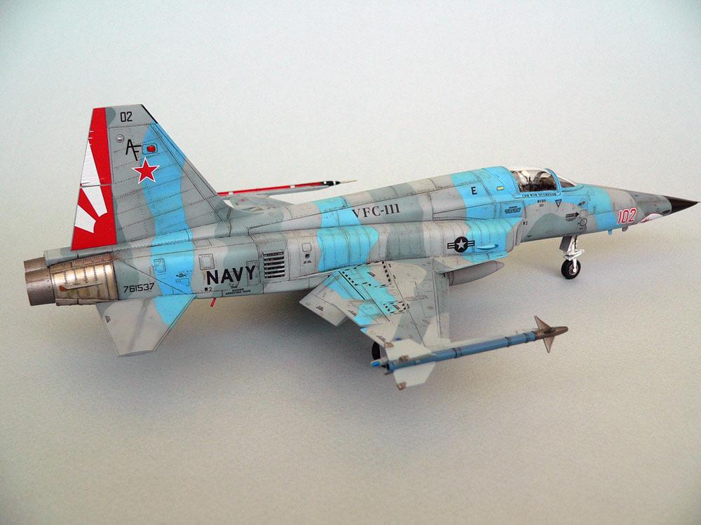 AFV-Club F-5F Tiger II Modellbausatz - Detailgetreues Flugzeugmodell