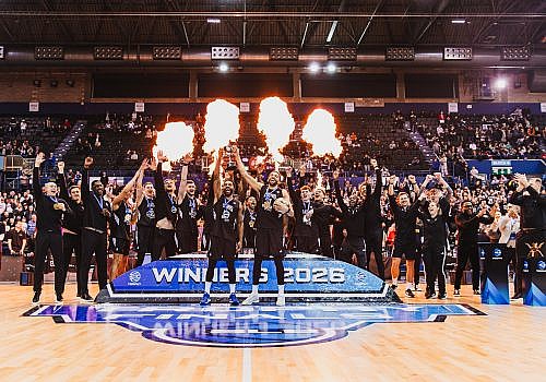 London LIons lift the SLB Trophy after beating Newcastle Eagles in the Final.