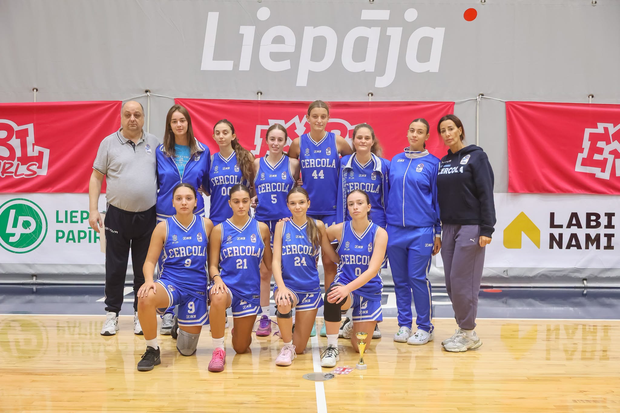 8. Napoli women basketball — experience to take forward team photo