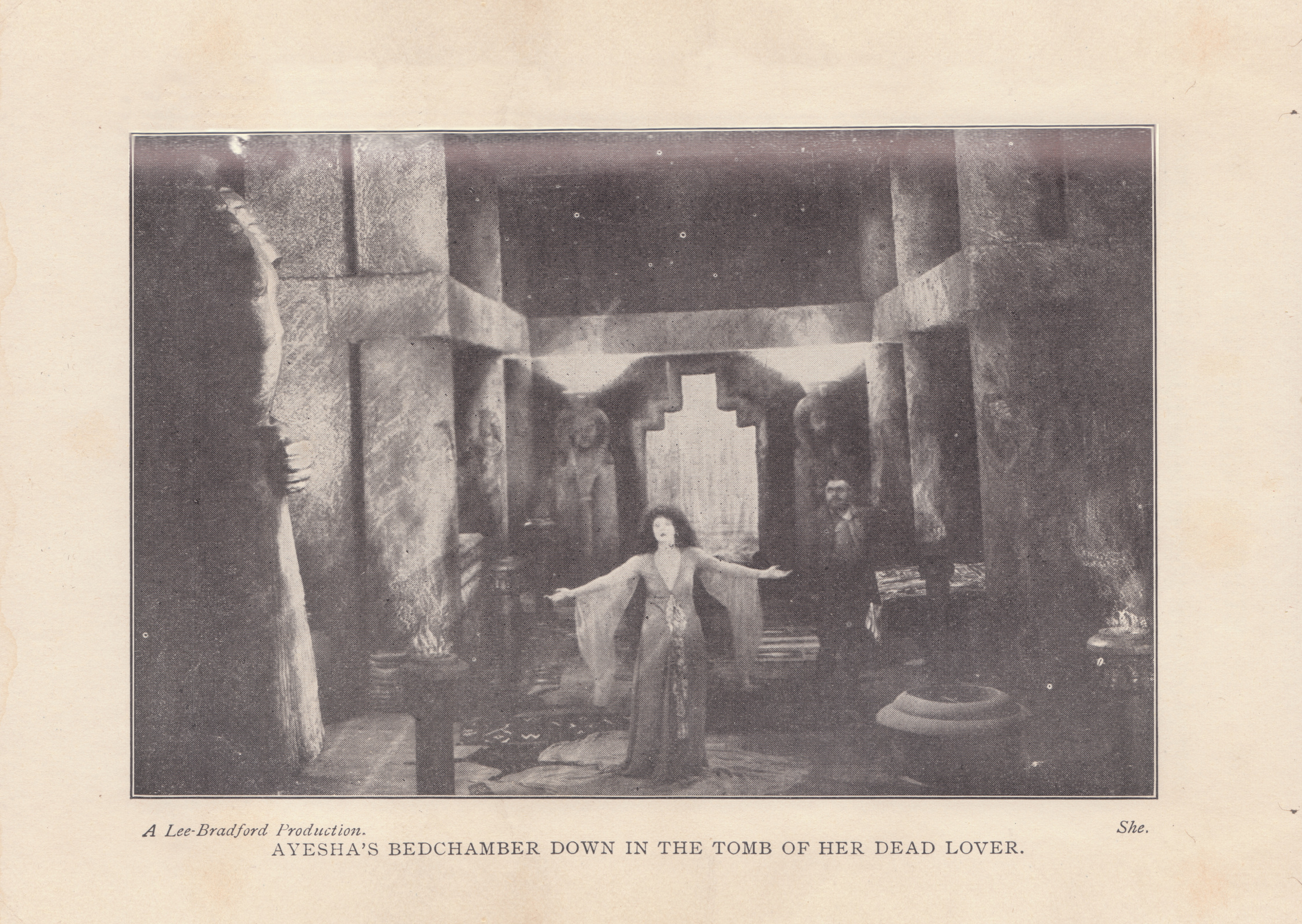 Ayesha's bedchamber down in the tomb of her dead lover. Ayeshasbedchamber248