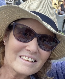 Lisa R.