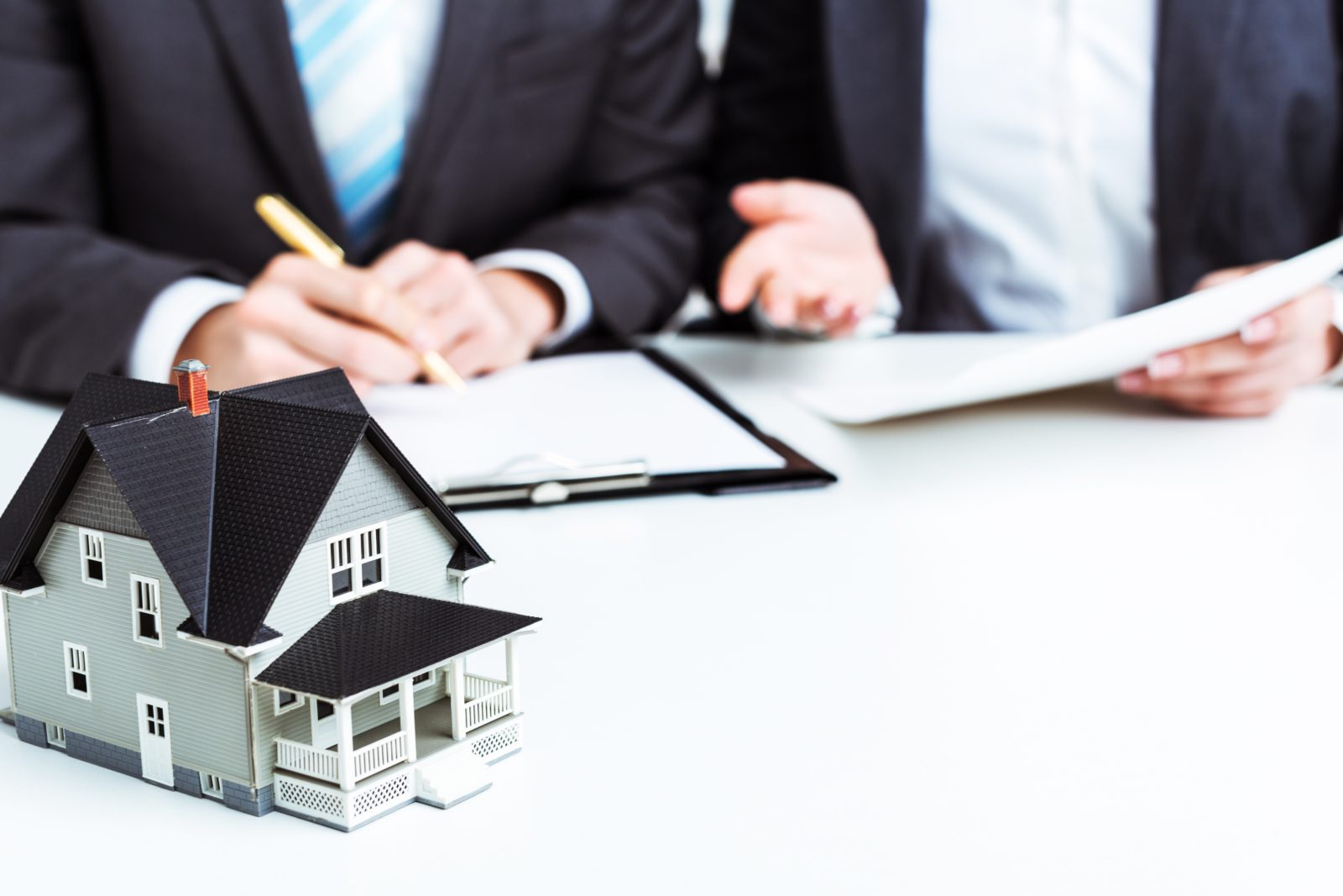 What is a Homeowners Association - Lakewood Real Estate Listings