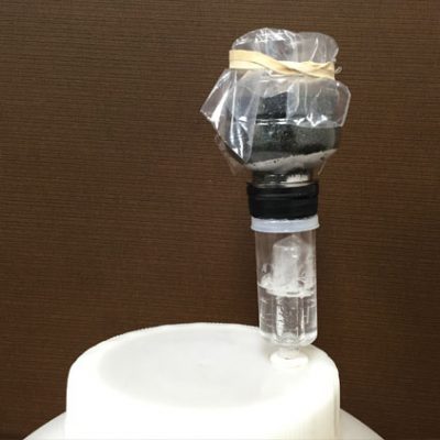 DIY smell-proof airlock