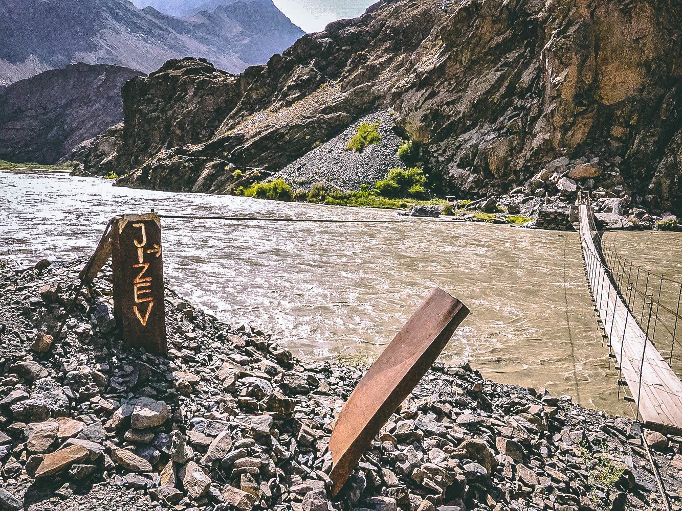 Kalai Khum – Rushan (180km, 6h) – Jisev Valley (hiking, ca. 2-3h)