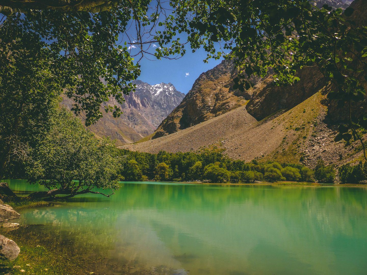 Jisev – Rushan (hiking, ca. 2h) – Khorog (100km, 3h)