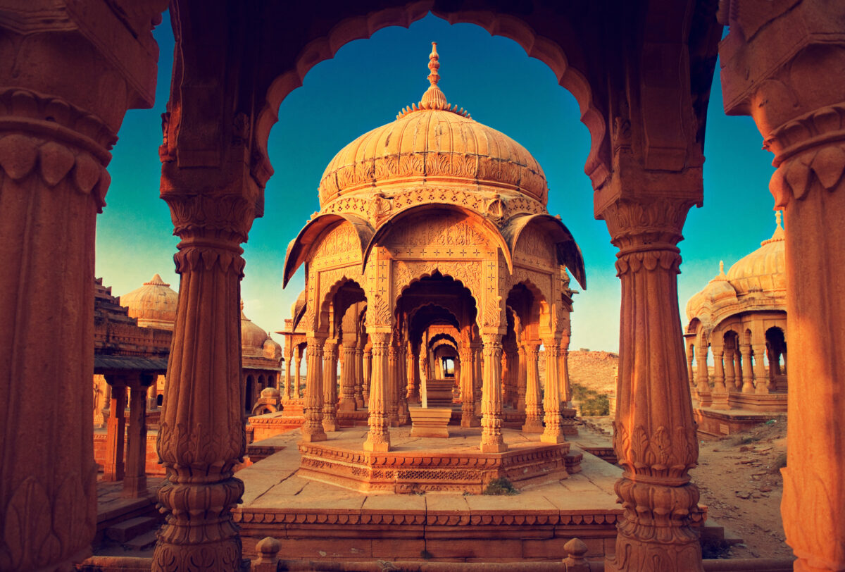 Encounter desert nomads in Jaisalmer
