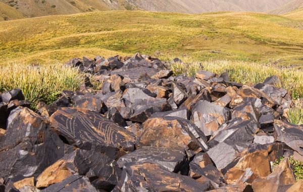 Day Hike to Petroglyphs near Kazarman (hiking, ca. 5-6h)