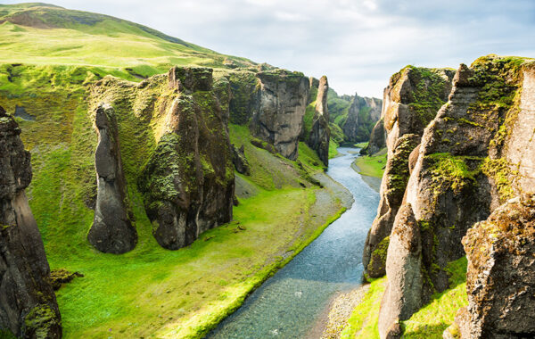 Hike the ravines of Fjadrargljufur canyon