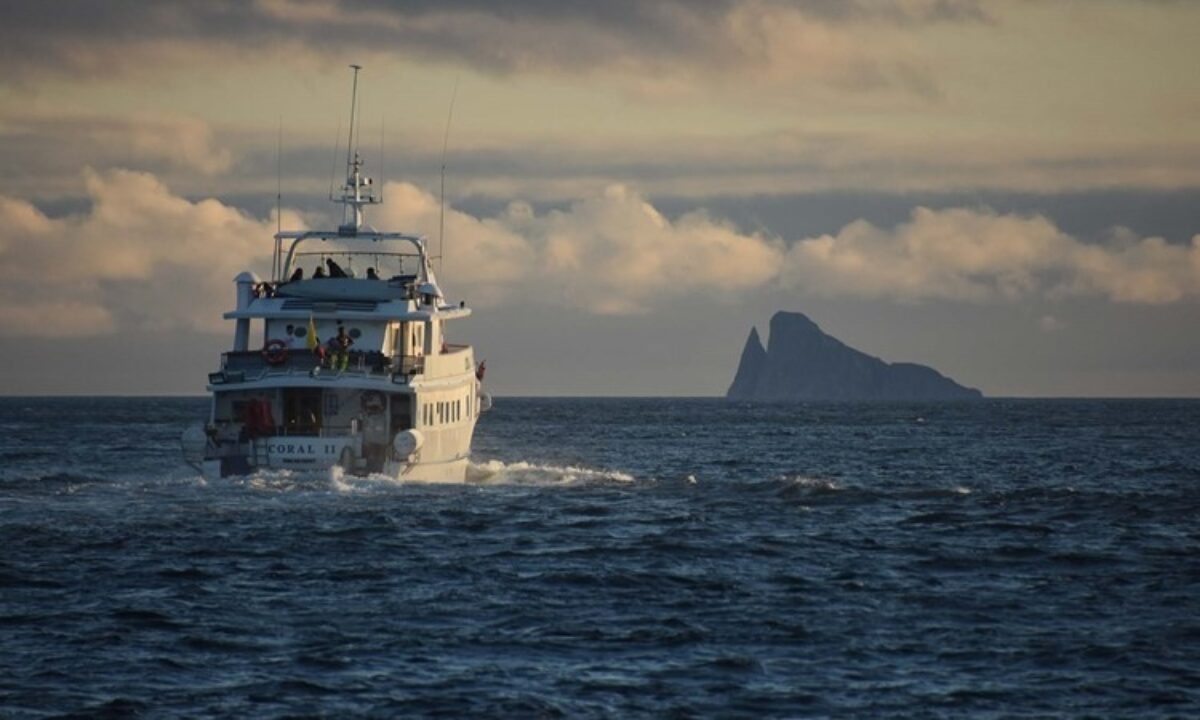 010 Coral Galapagos Yacht