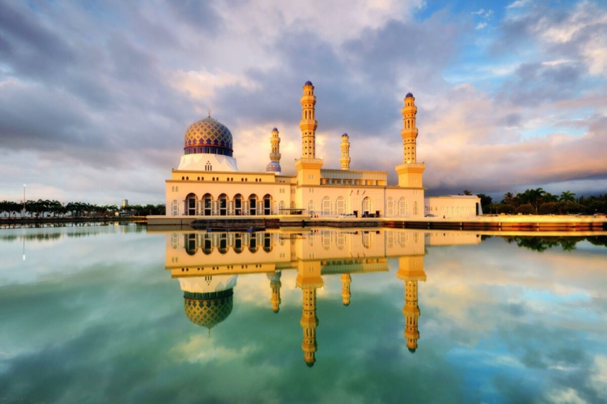Kota Kinabulu floating mosque