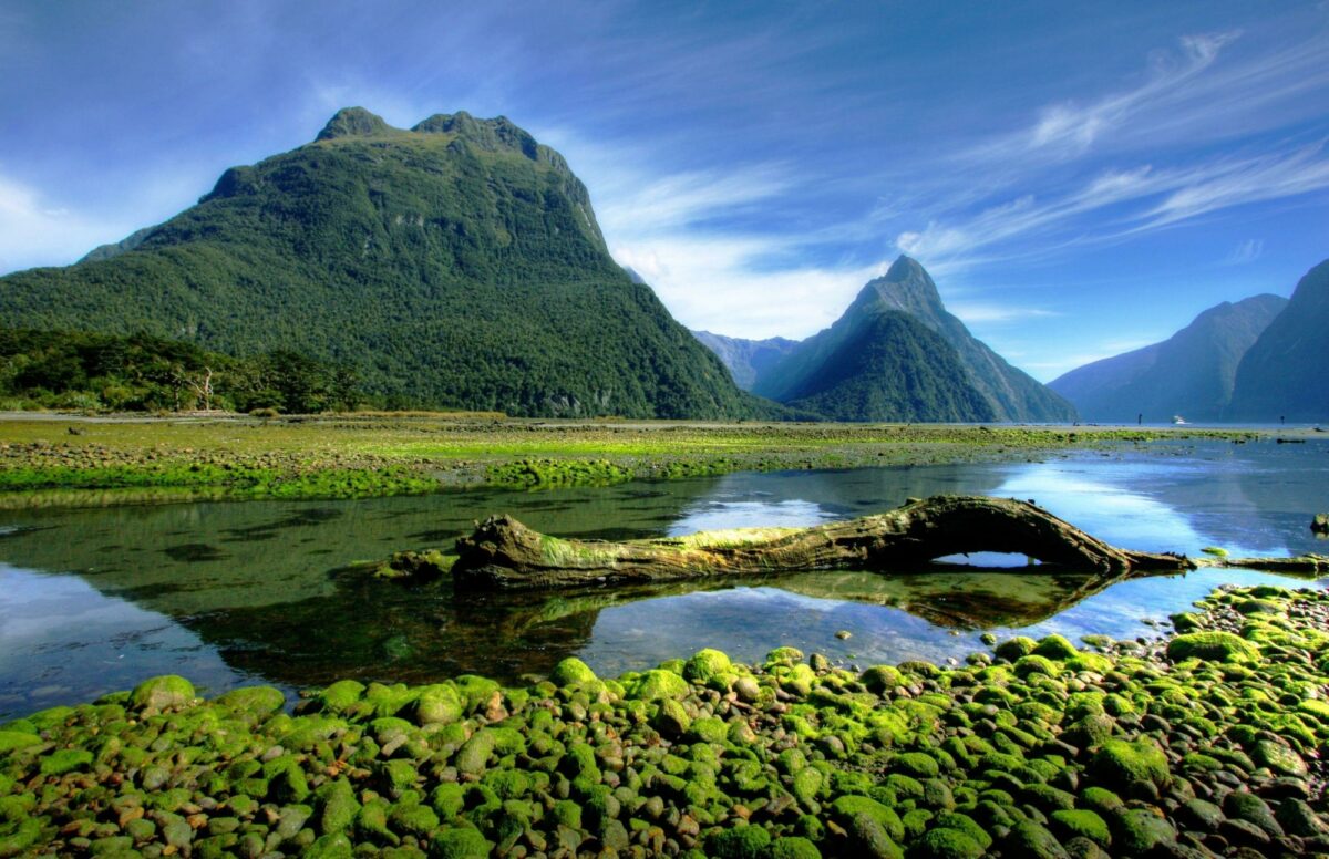 NZ Milford Sound mitrepeak