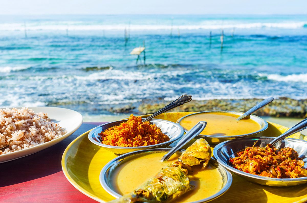 Sri-Lanka_food_fishcurry
