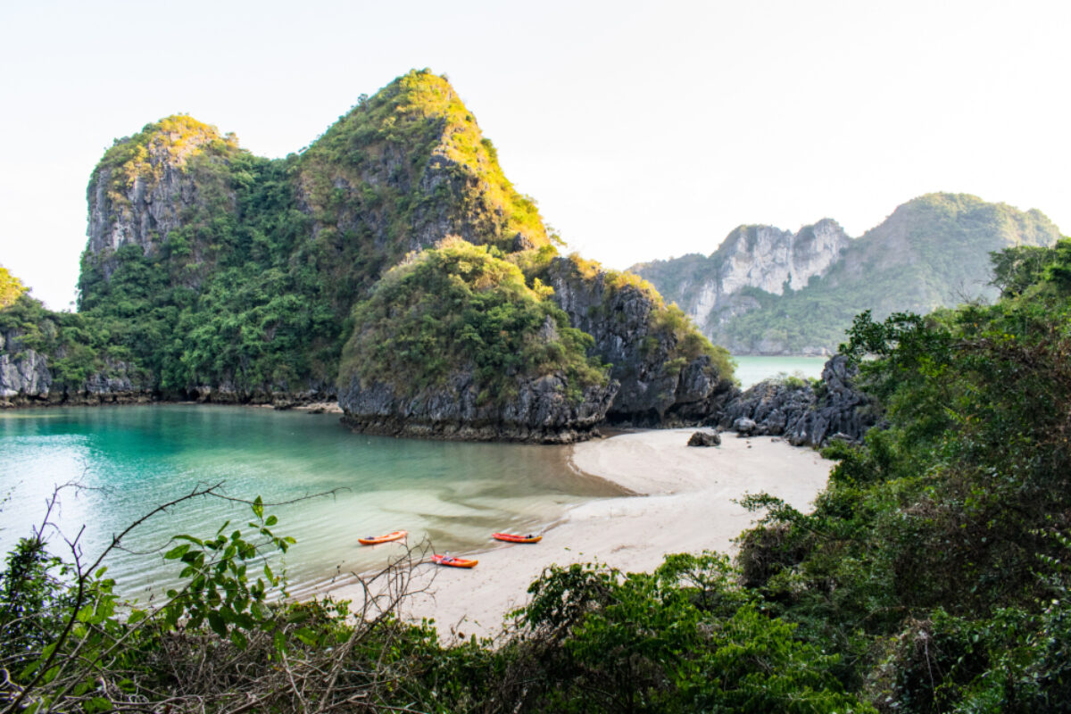 Vietnam_Halong Bay_lowres