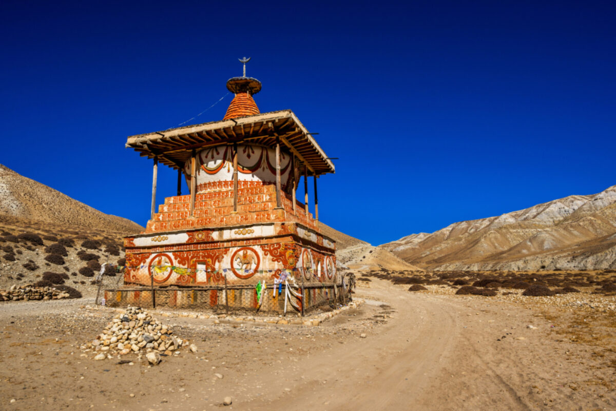Mustand_shrine