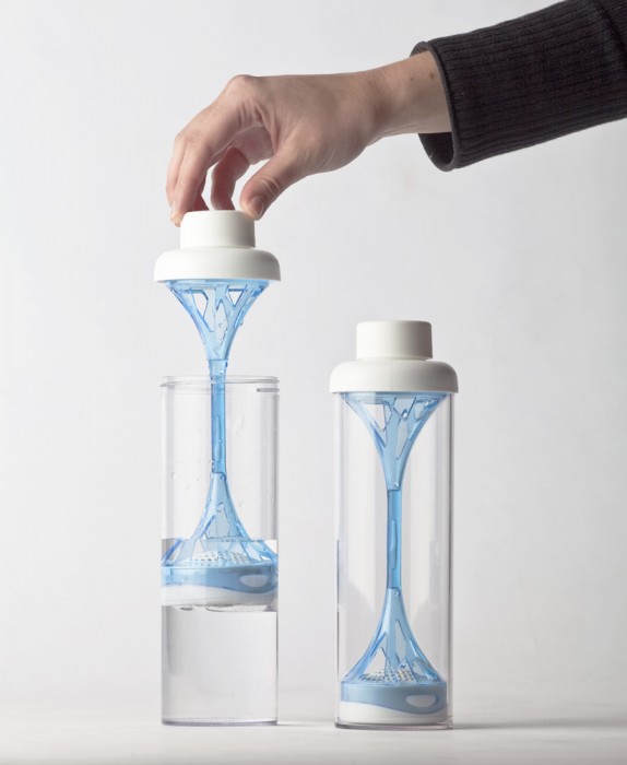 321 Water - Personal Water Filtration Bottle,  | International Design Awards Winners