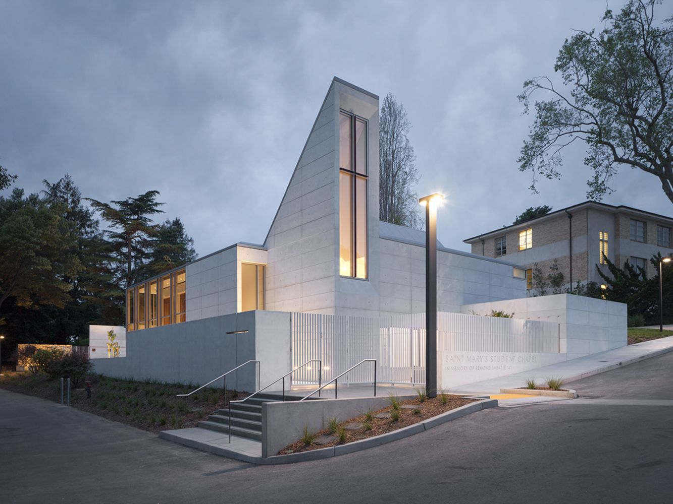 Saint Mary's Student Chapel, Mark Cavagnero Associates | International Design Awards Winners