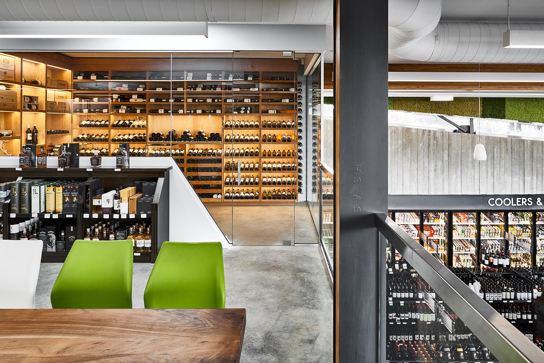 The Tudor House Liquor Store, GBL Architects | International Design Awards Winners