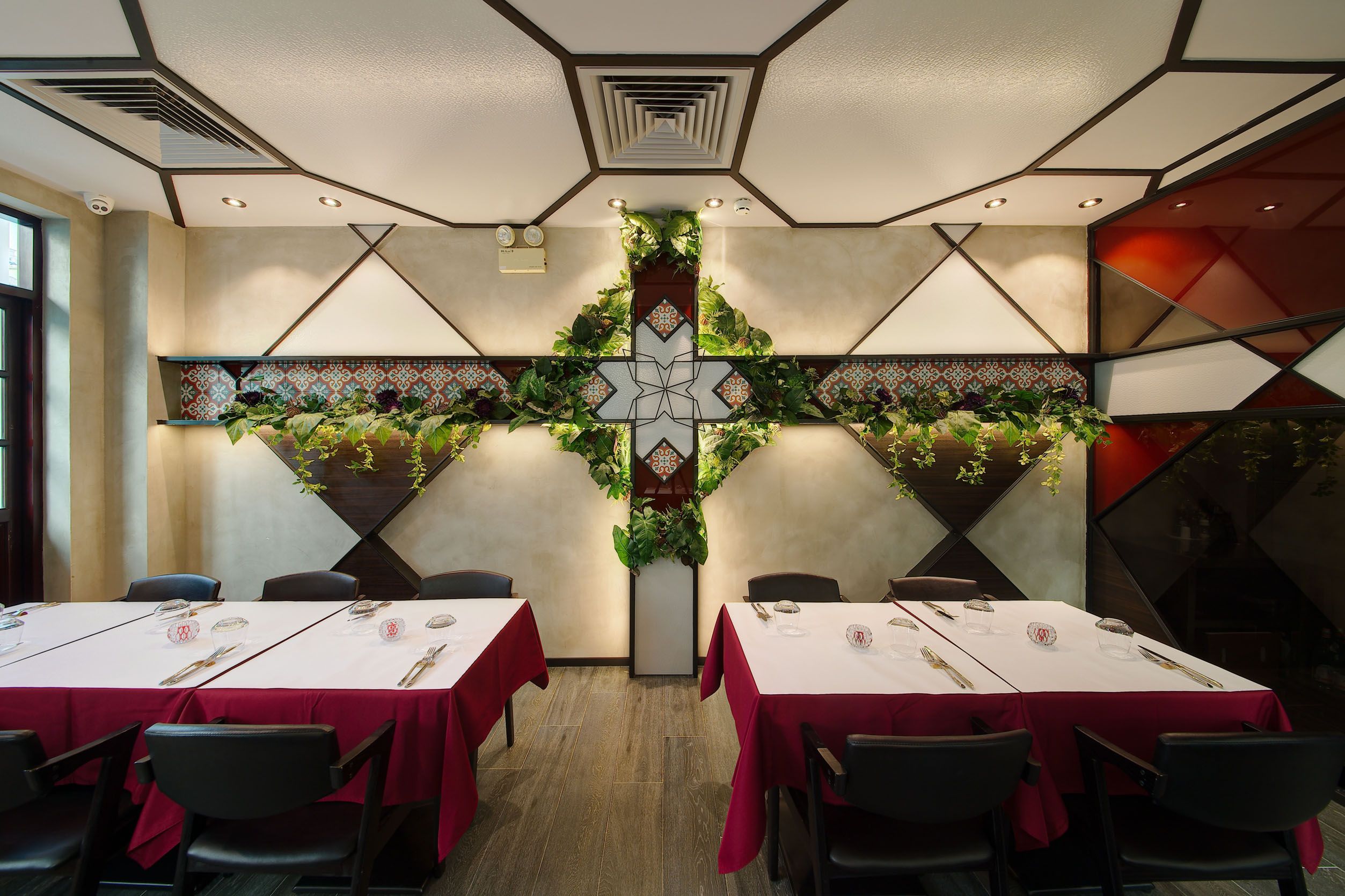 The Exquisite Box, Cinchstudio Spacial Design | International Design Awards Winners