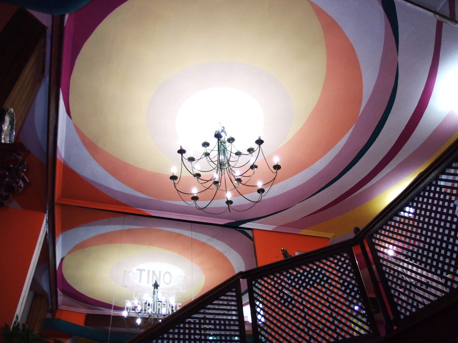 Restauración De Interior En Cafetería Tino, Eduardo Miguel González Fraile | International Design Awards Winners