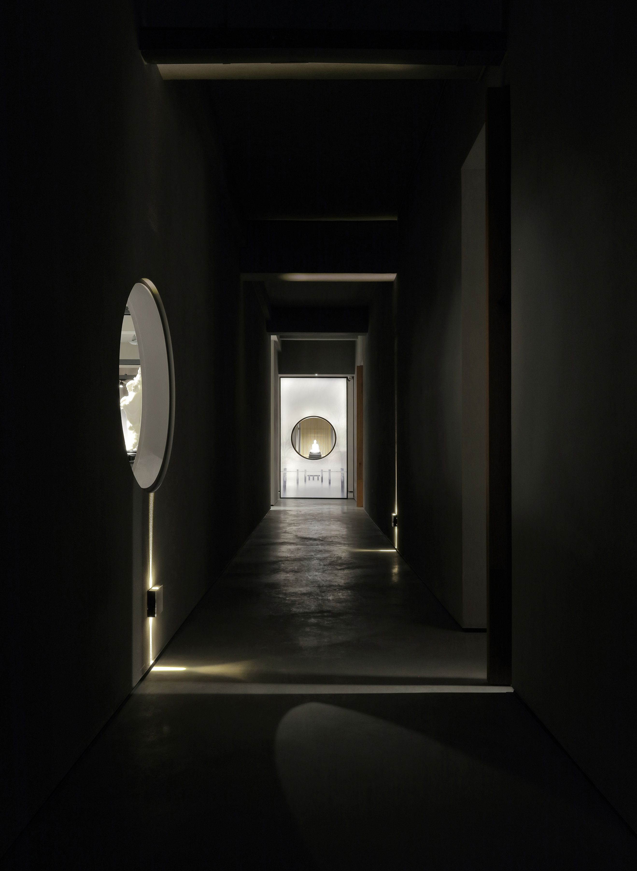 The show room of Jade Buddha Sculptures by XiaoYi Zhang, Xiamen Moving