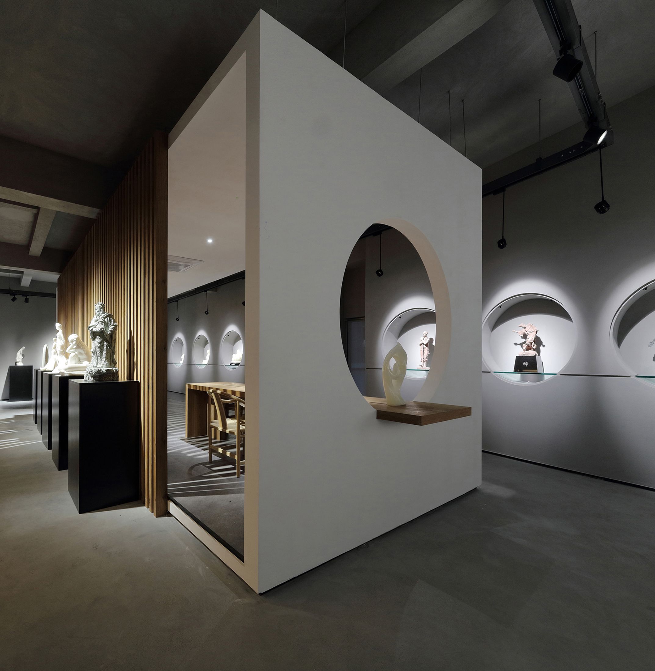 The show room of Jade Buddha Sculptures by XiaoYi Zhang, Xiamen Moving
