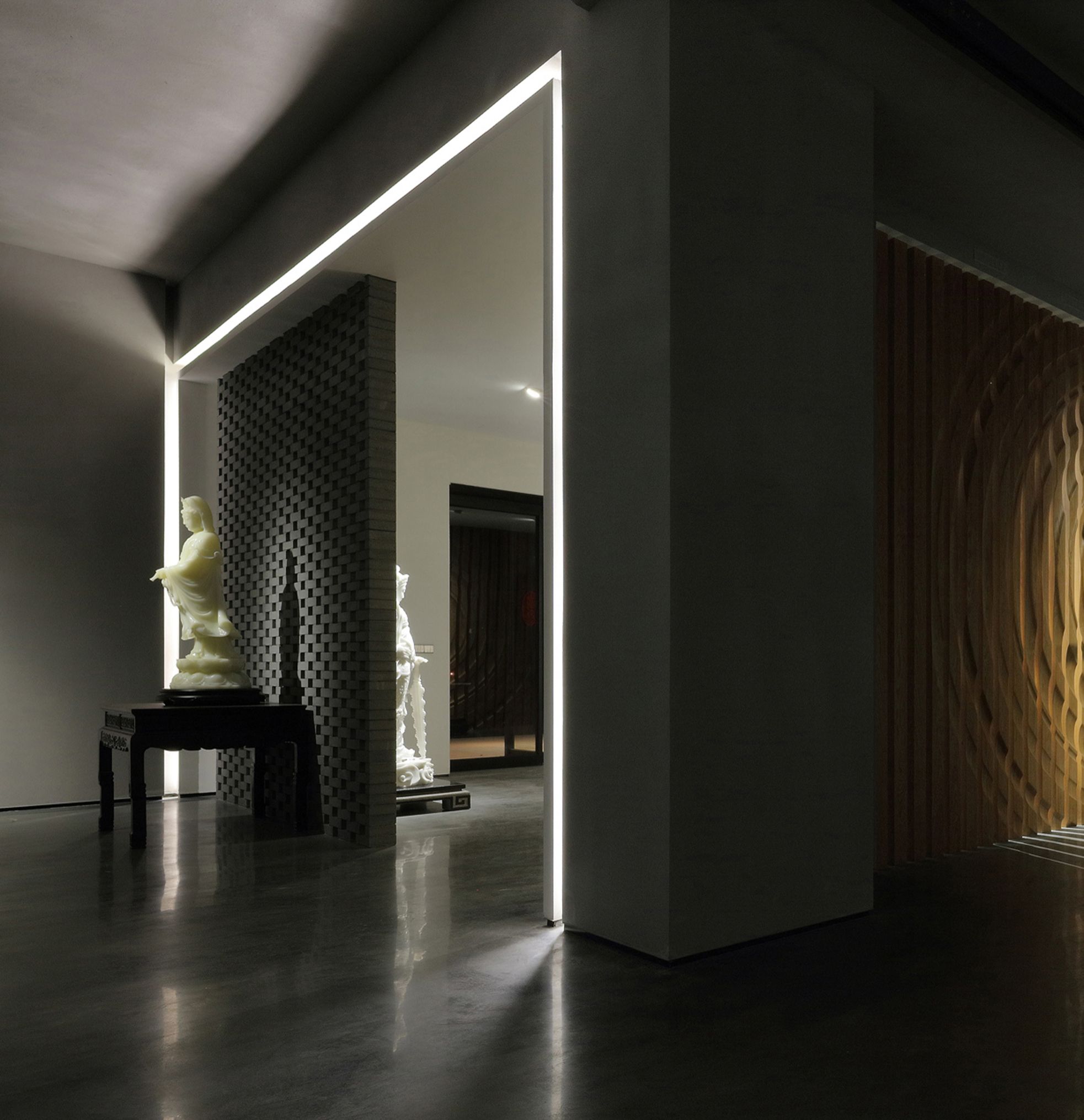 The show room of Jade Buddha Sculptures by XiaoYi Zhang, Xiamen Moving