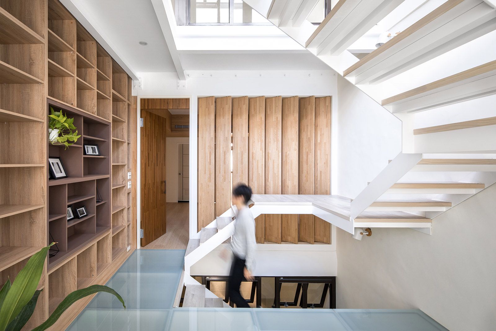 Transcending in Formation, An.Design | International Design Awards Winners