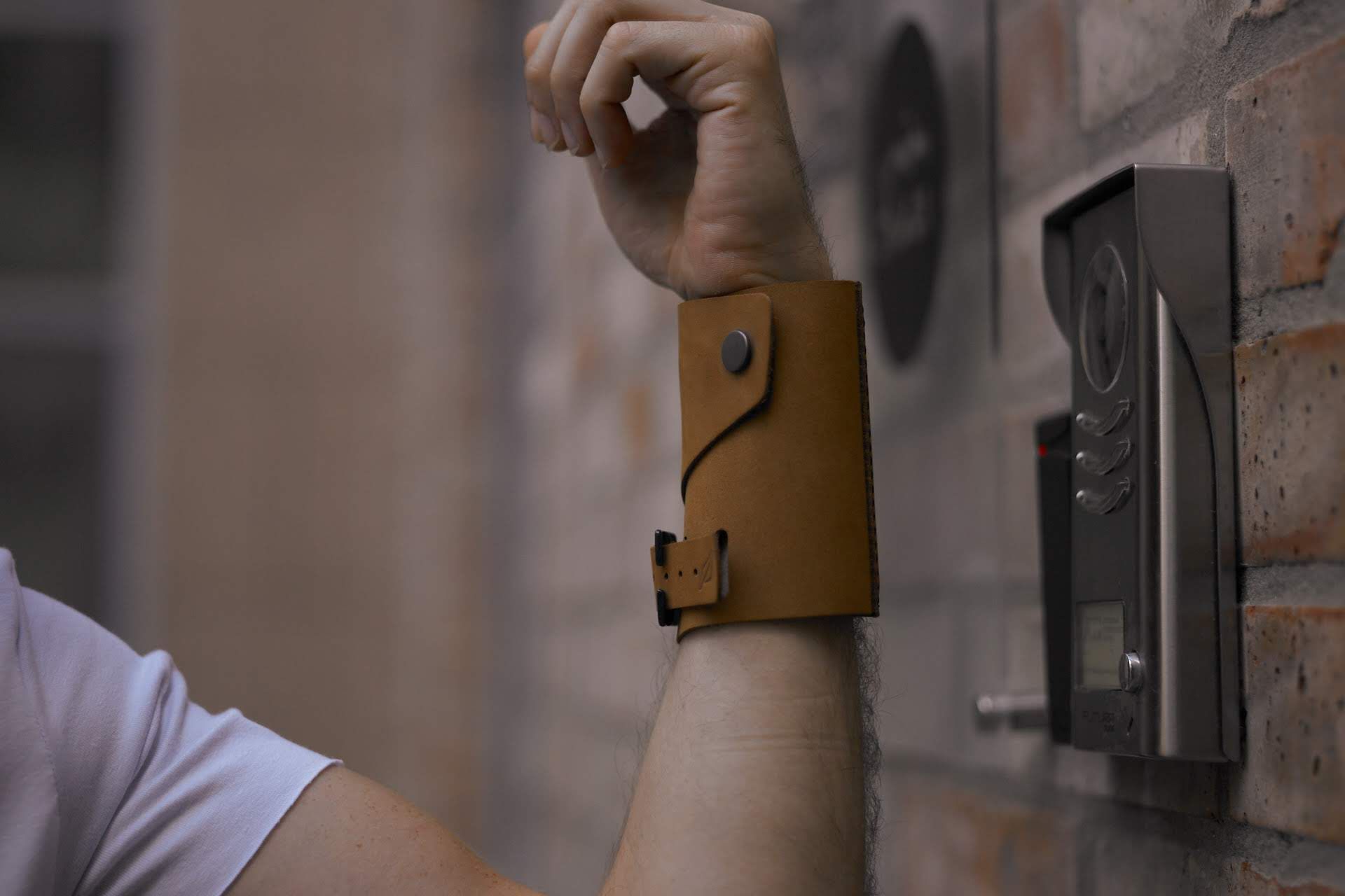 PETRUS wrist wallet, Petrus and Partners | International Design Awards Winners