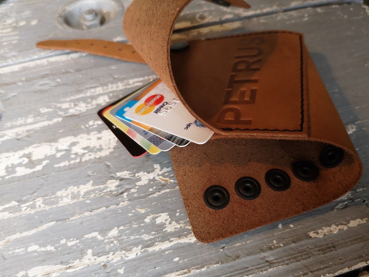 PETRUS wrist wallet, Petrus and Partners | International Design Awards Winners