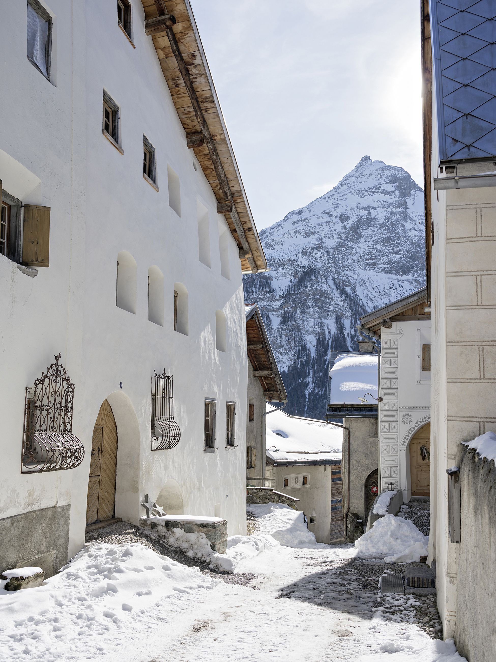 From a ruin to zero-energy balance house, Felix Partner Architektur Und Design | International Design Awards Winners