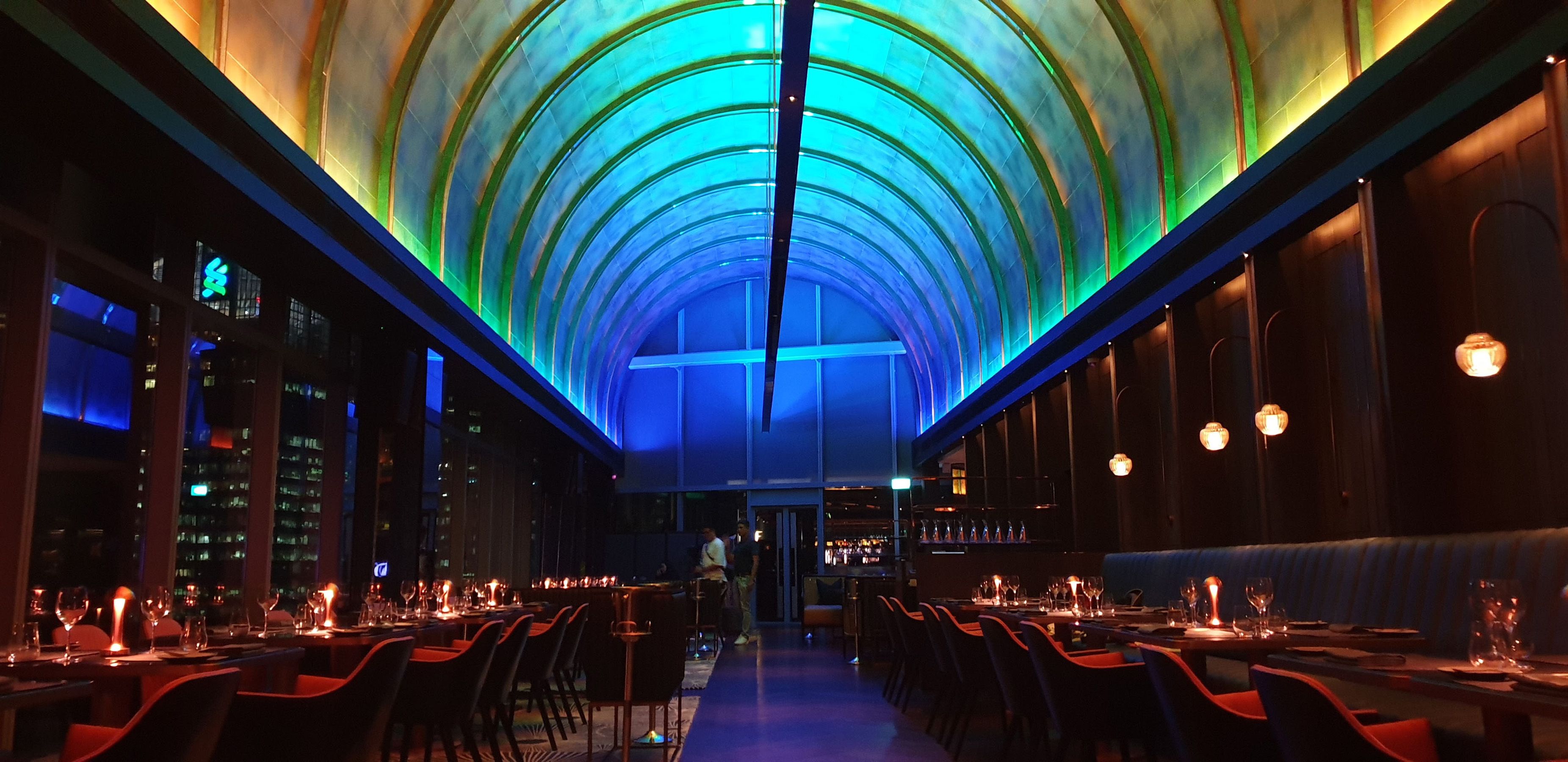 VUE@OUE Bayfront Bar & Restaurant, Klaasen Lighting Design | International Design Awards Winners