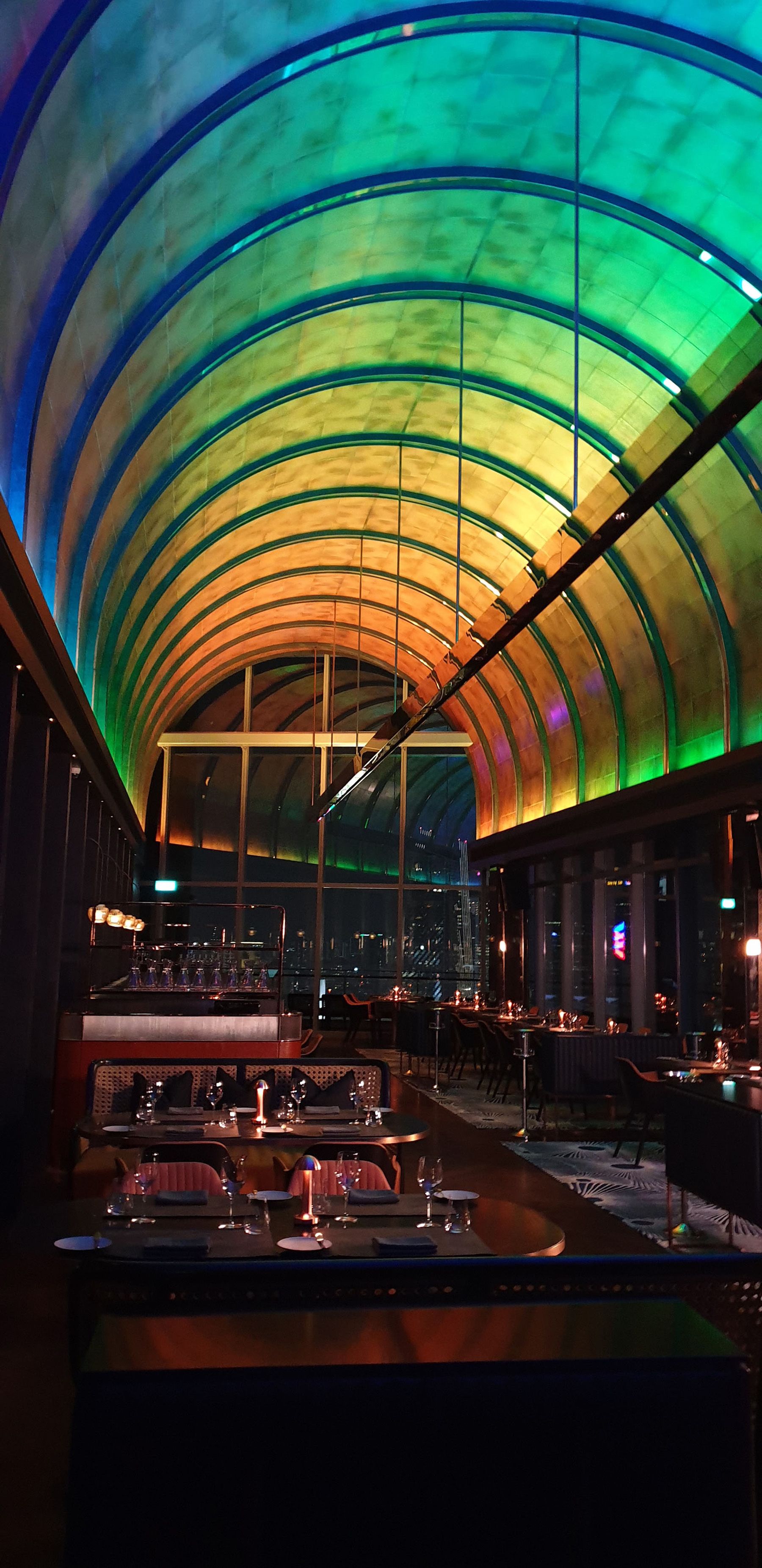 VUE@OUE Bayfront Bar & Restaurant, Klaasen Lighting Design | International Design Awards Winners