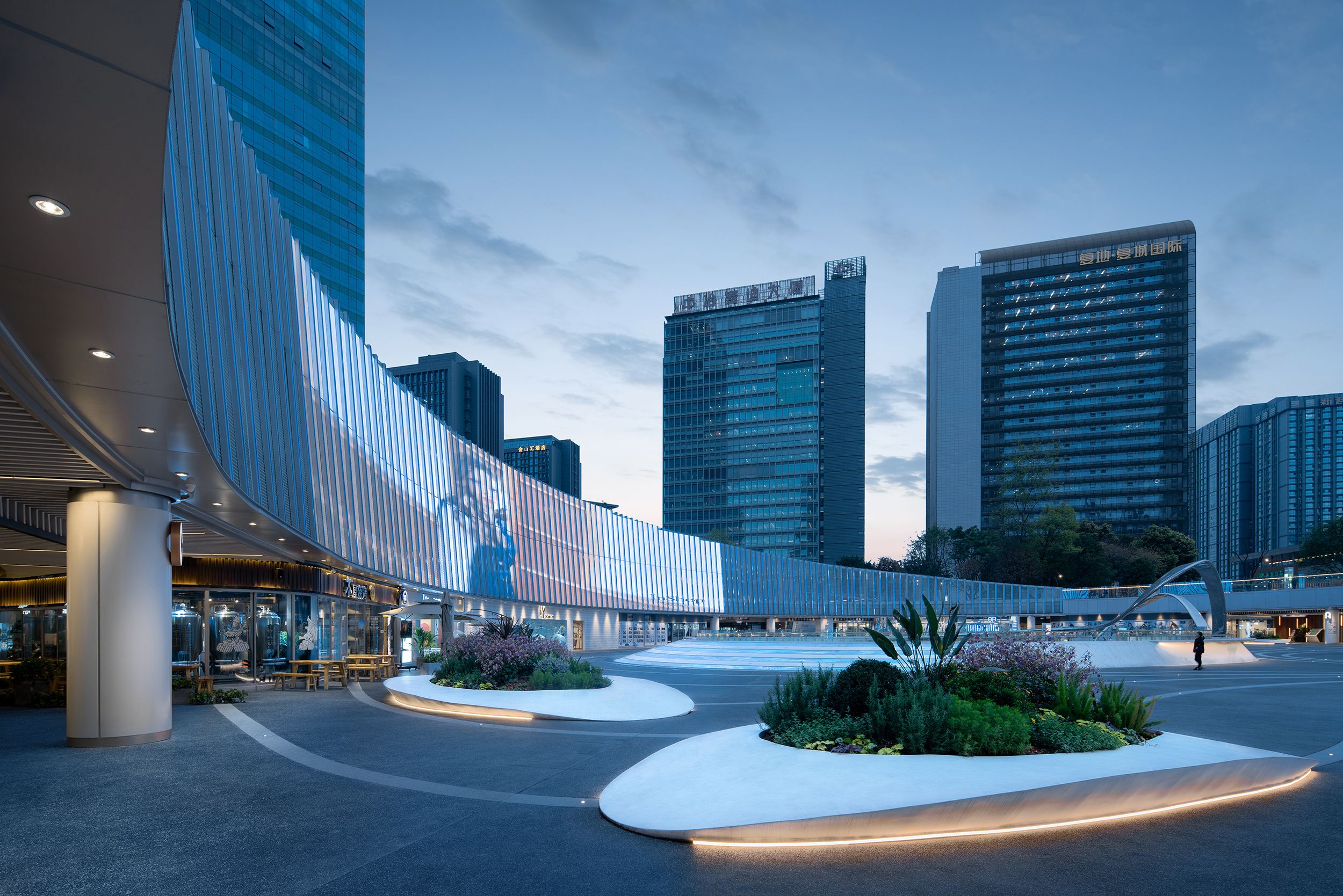 Chongqing Dowell The Oval, W+ Architecture Design Consulting (Shanghai) Co., Ltd. | International Design Awards Winners