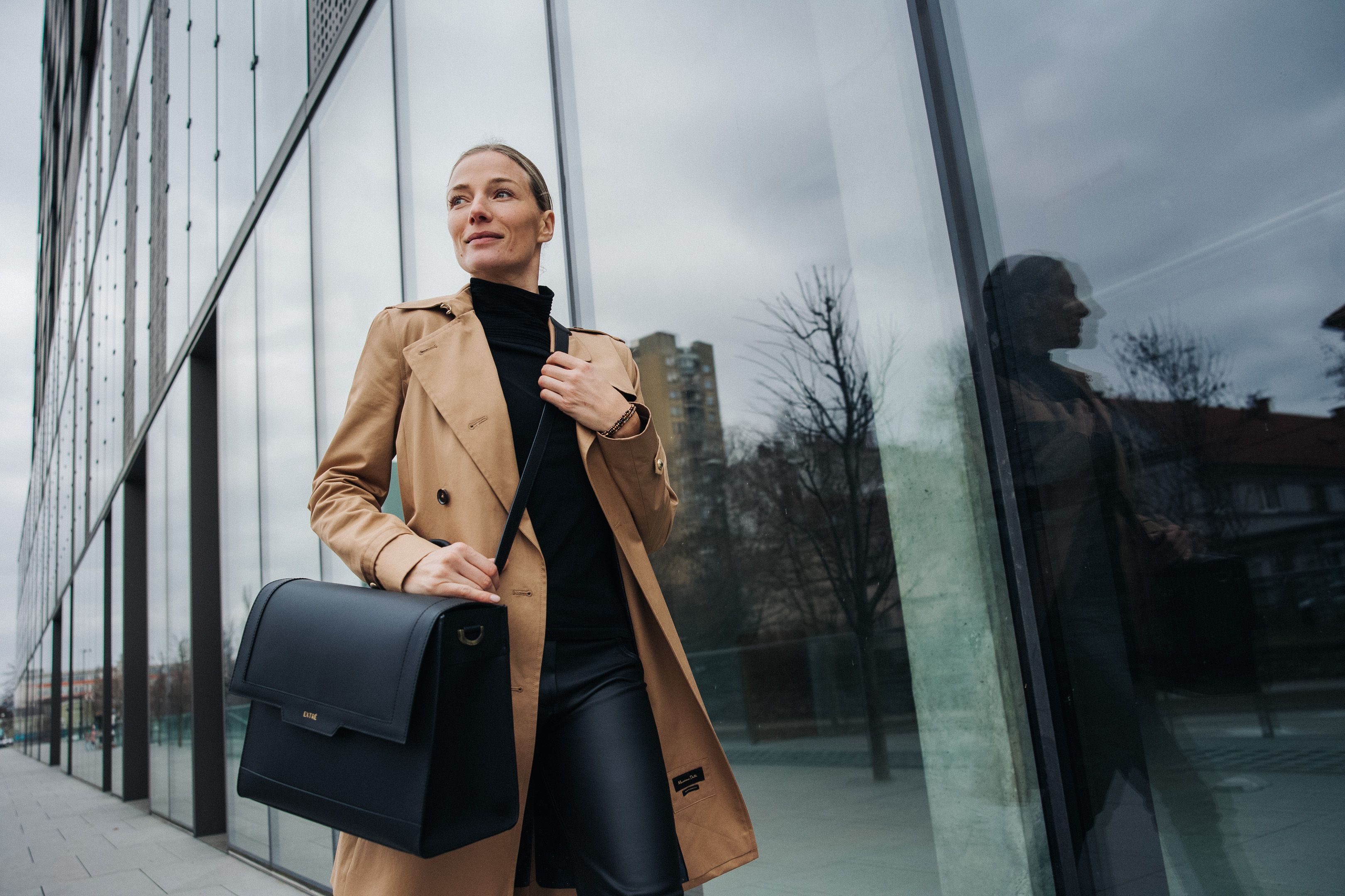 Big Black Bag, Extré | International Design Awards Winners