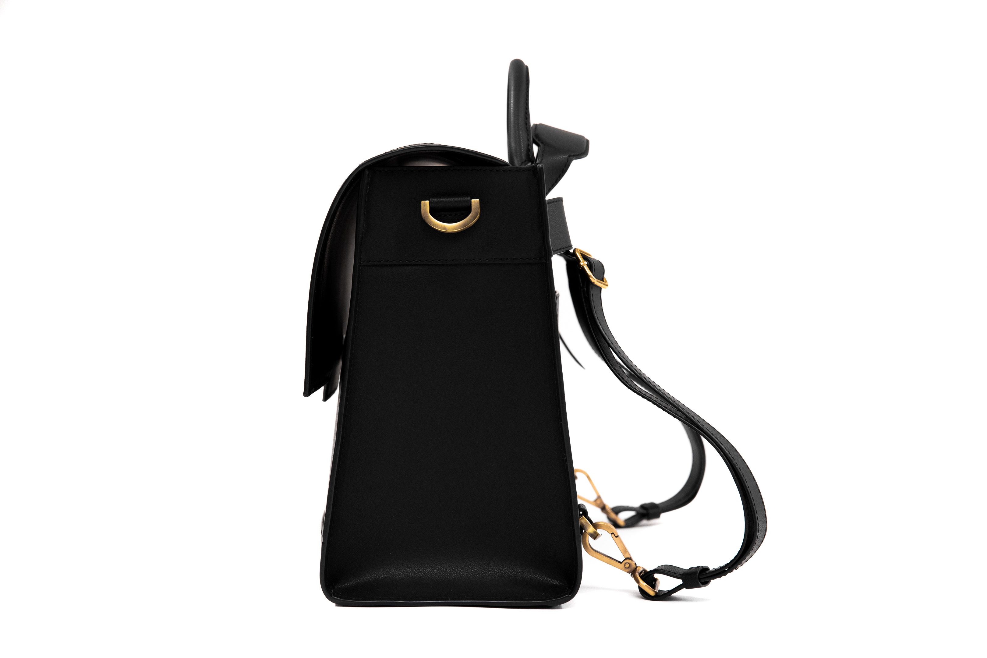 Big Black Bag, Extré | International Design Awards Winners