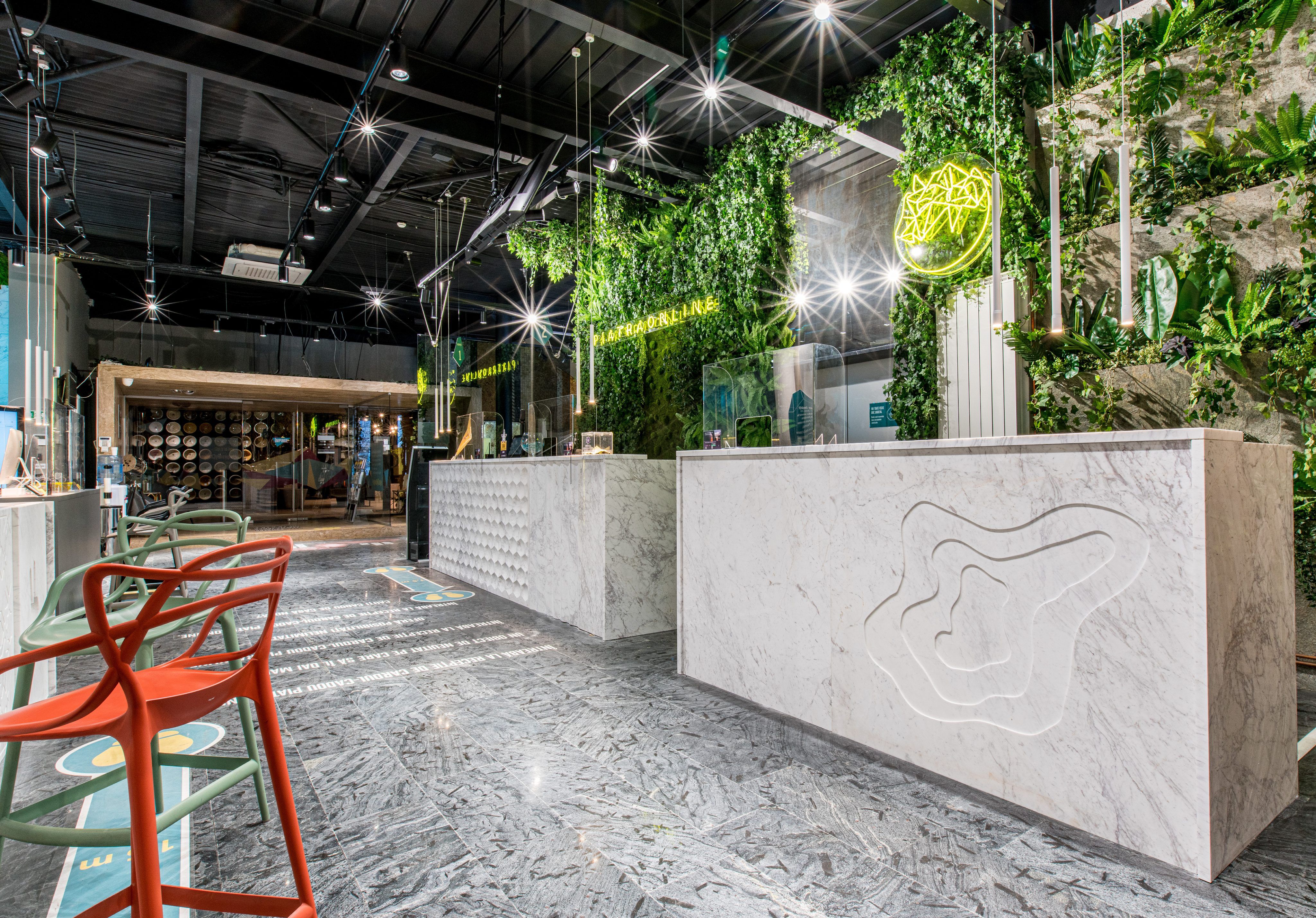 Showroom PIATRAONLINE, PIATRAONLINE | International Design Awards Winners