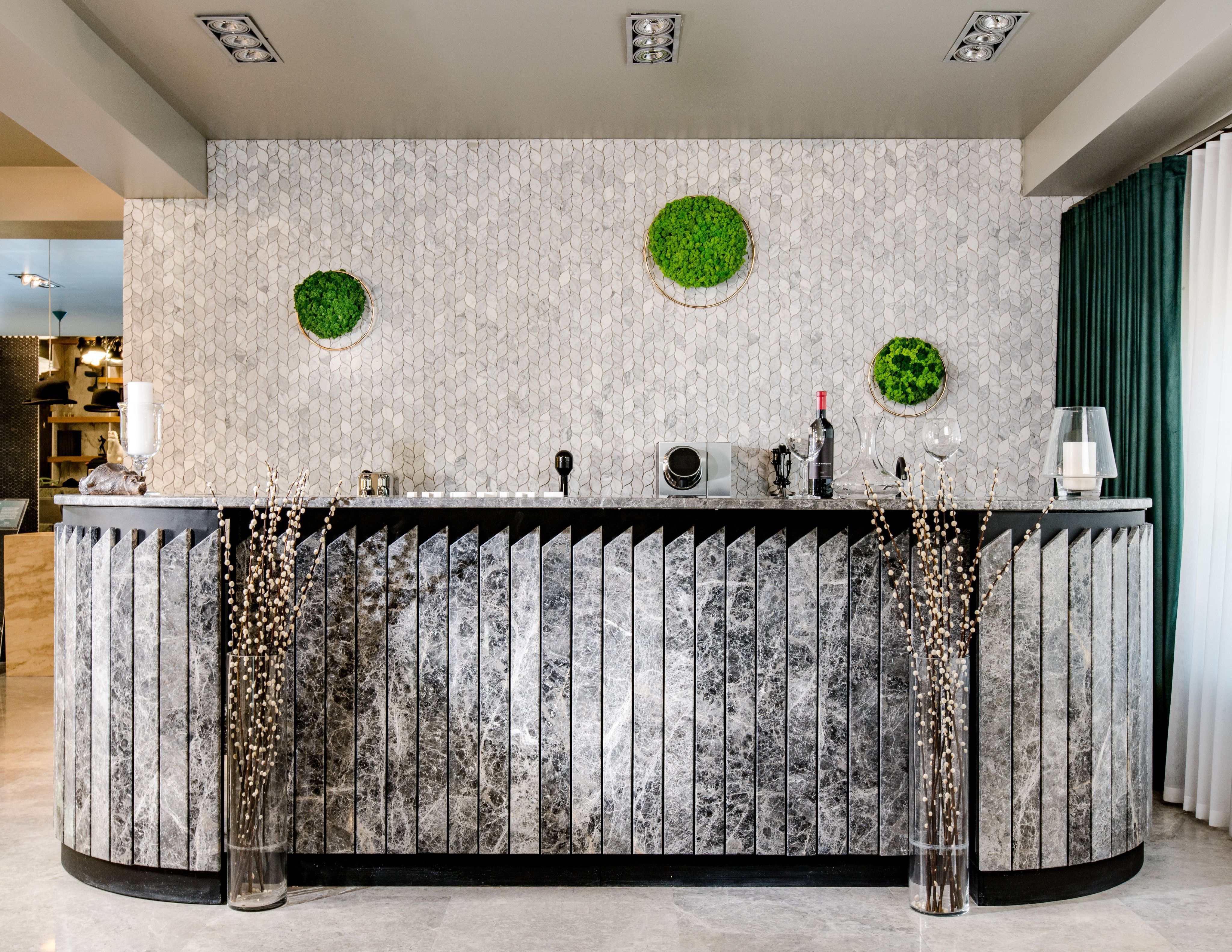 Showroom PIATRAONLINE, PIATRAONLINE | International Design Awards Winners
