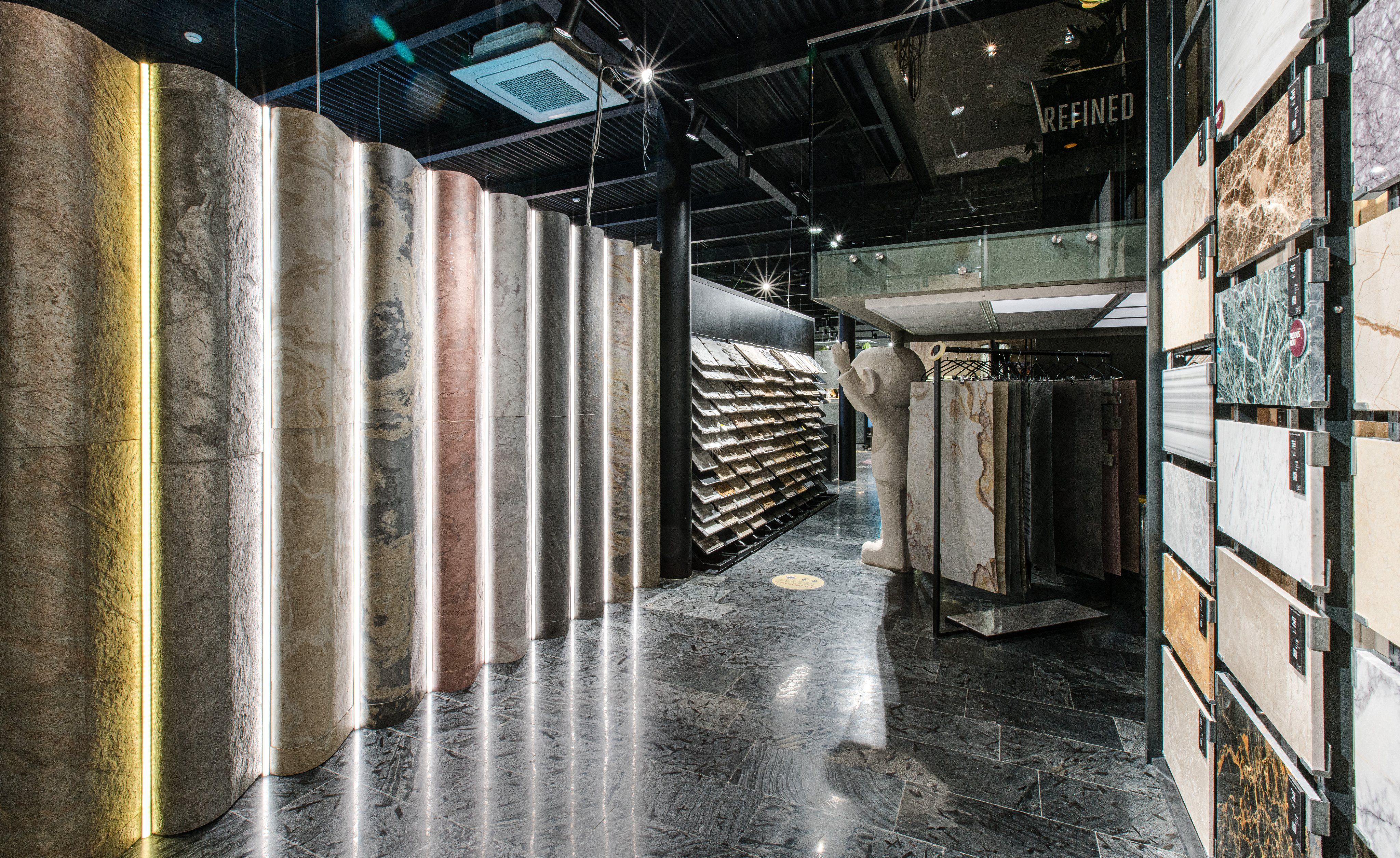 Showroom PIATRAONLINE, PIATRAONLINE | International Design Awards Winners
