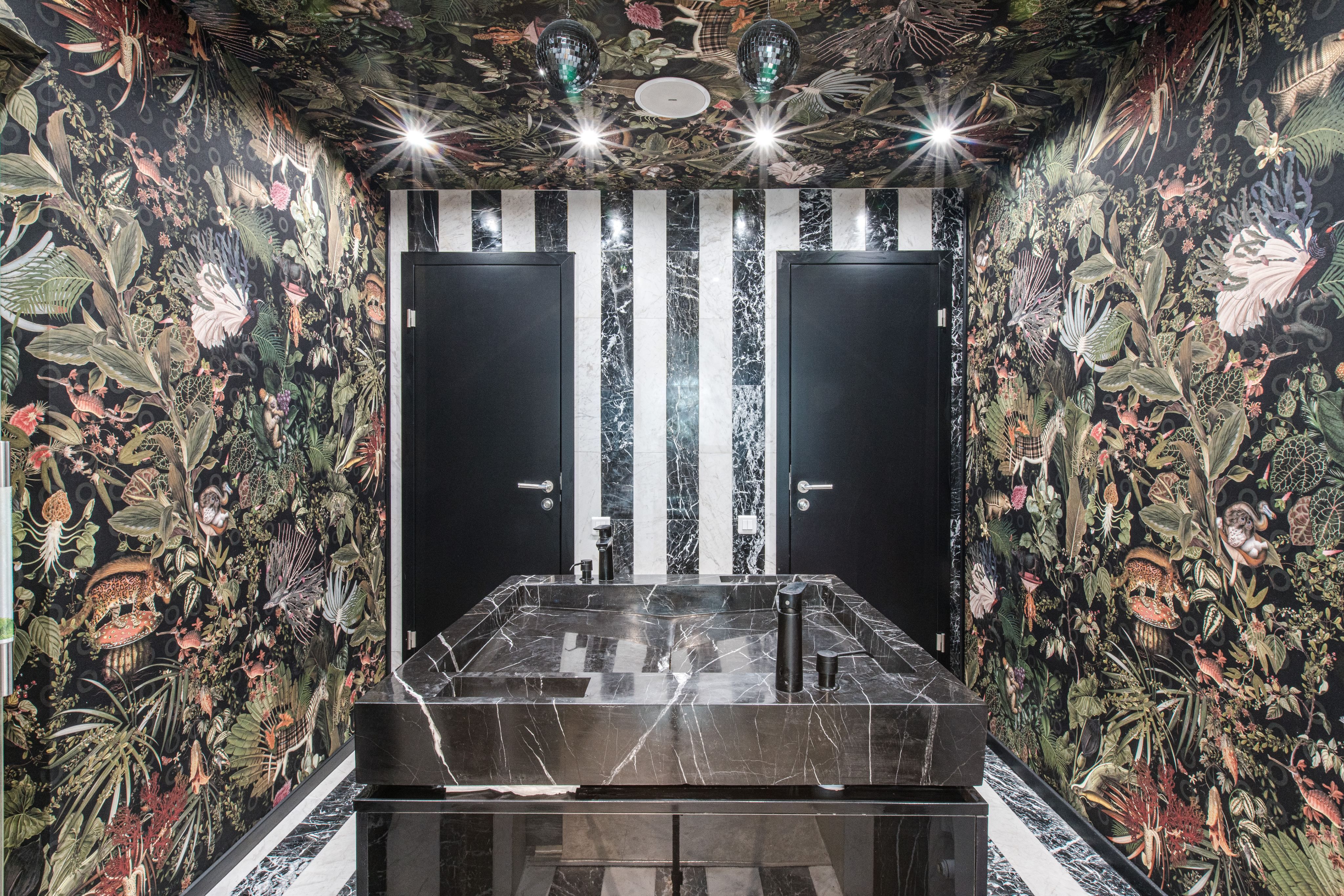 Showroom PIATRAONLINE, PIATRAONLINE | International Design Awards Winners