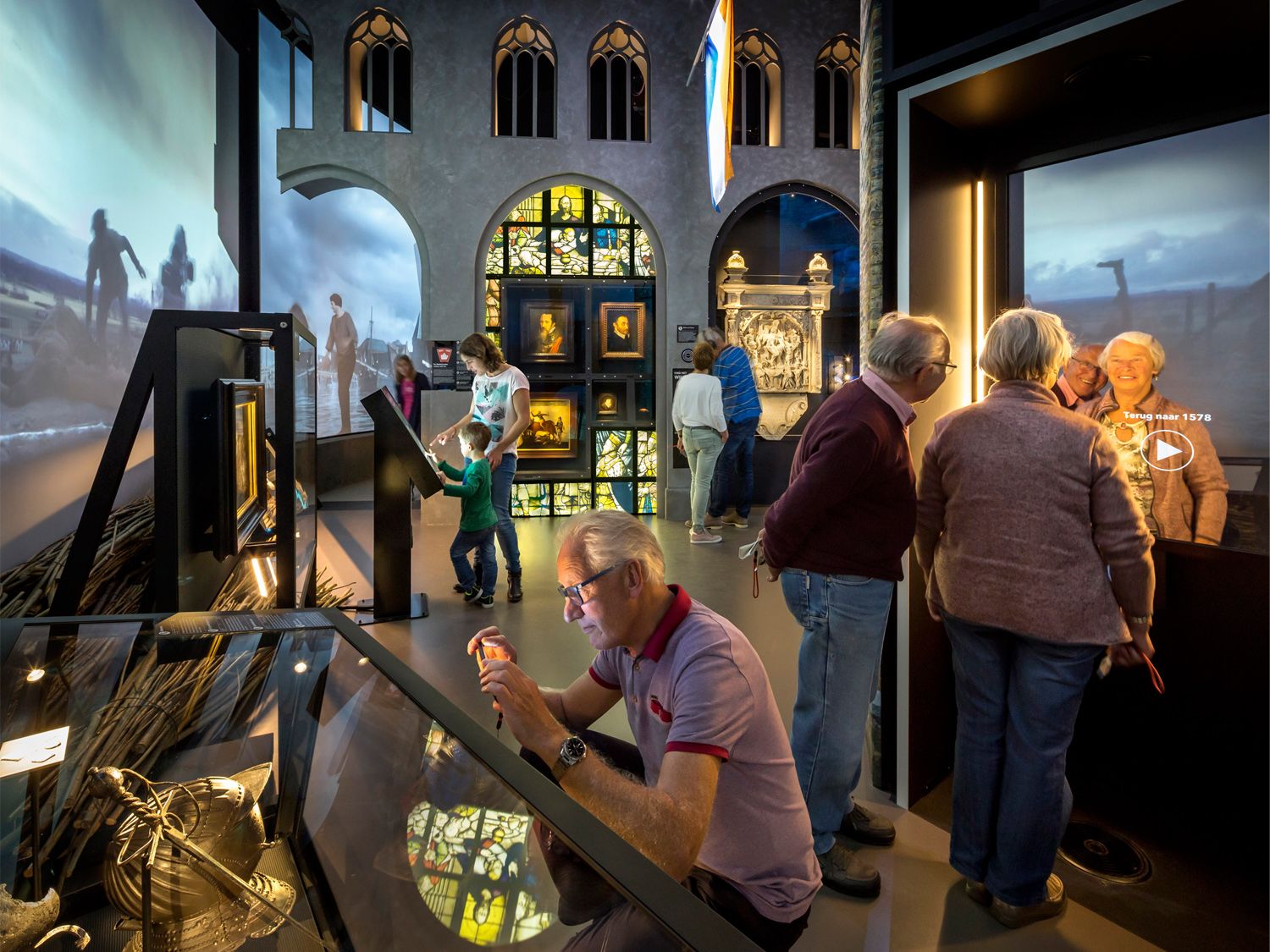 The Canon of Dutch History, Kossmann.Dejong | International Design Awards Winners