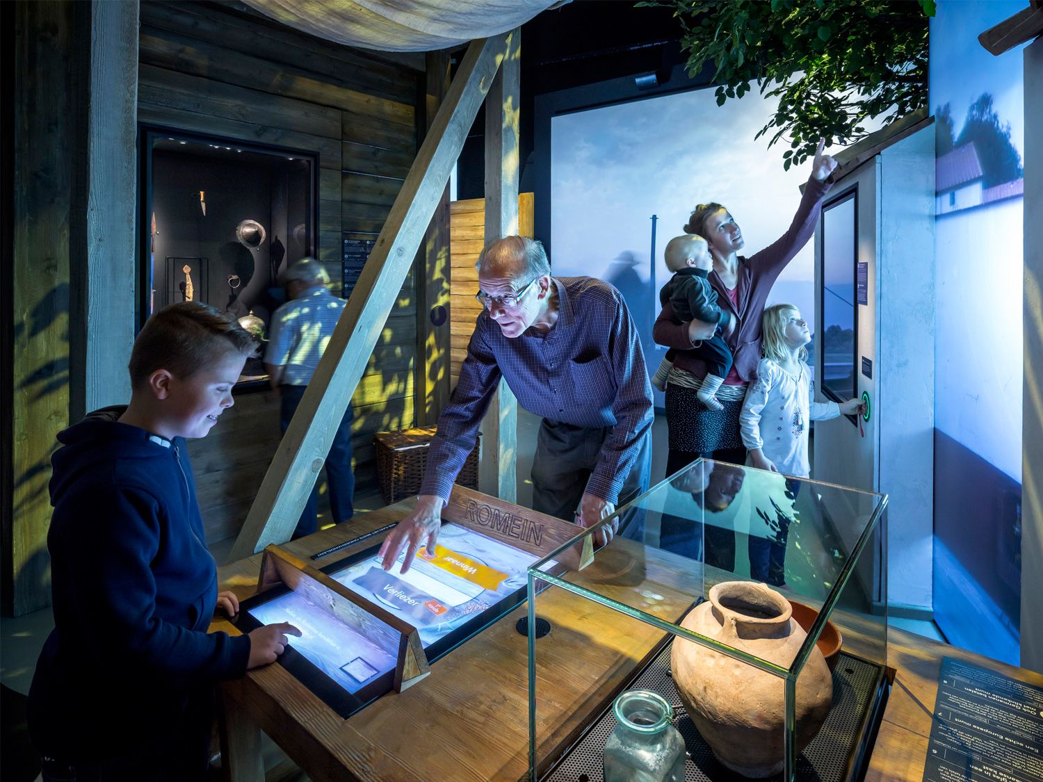 The Canon of Dutch History, Kossmann.Dejong | International Design Awards Winners