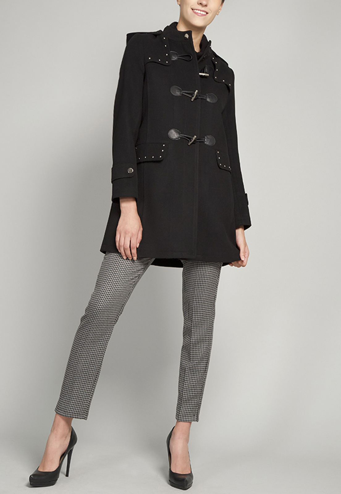 Ripley - MONTGOMERY MUJER MUFLON NEGRO VINTAGE LIOLA