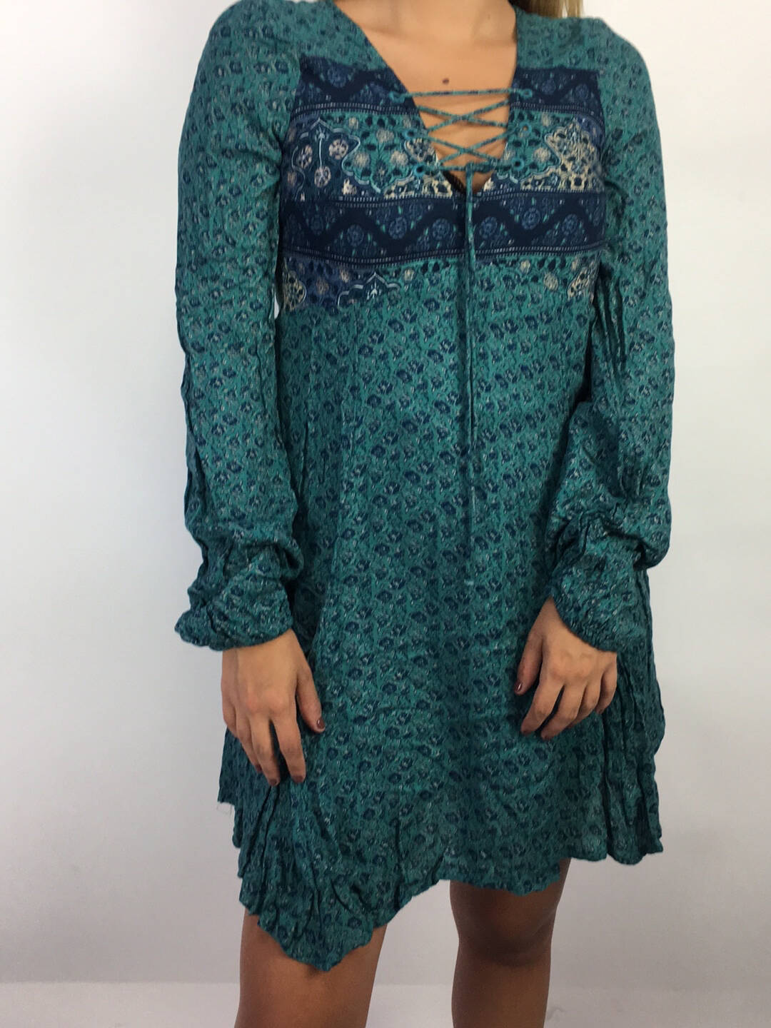 Ripley - VESTIDO HOLLISTER XS VERDE FLORES