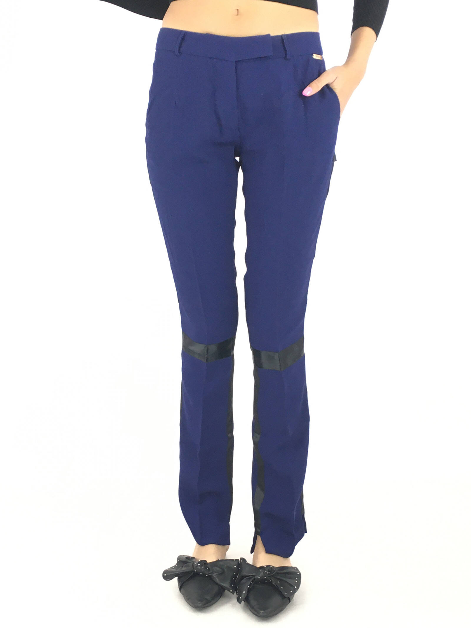 Cómo combinar pantalones azules de mujer - Vestir con Estilo