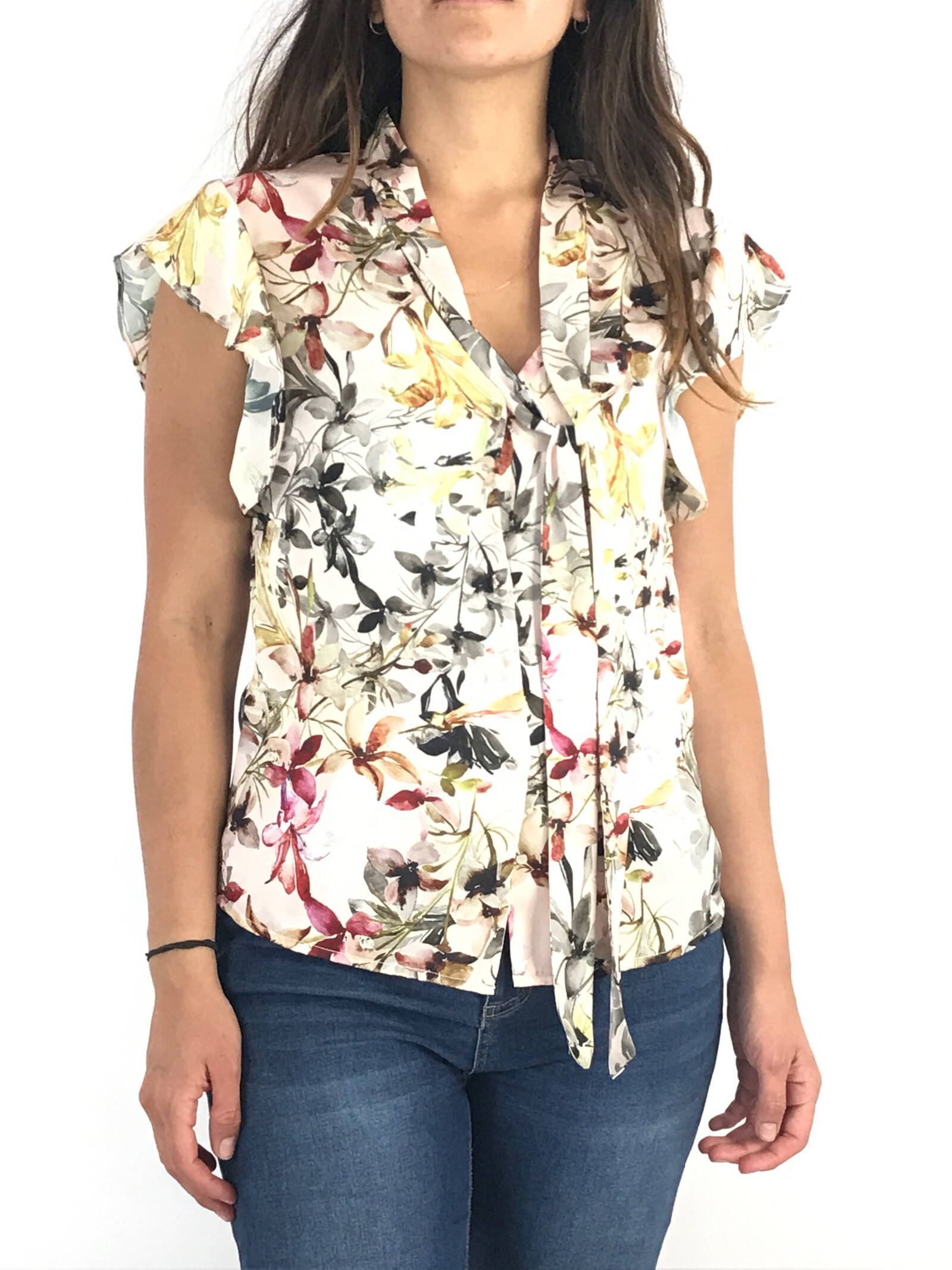 Ripley - BLUSA ASH DE GASA CON TEXTURA DE LUNARES Y VUELOS DECORATIVOS