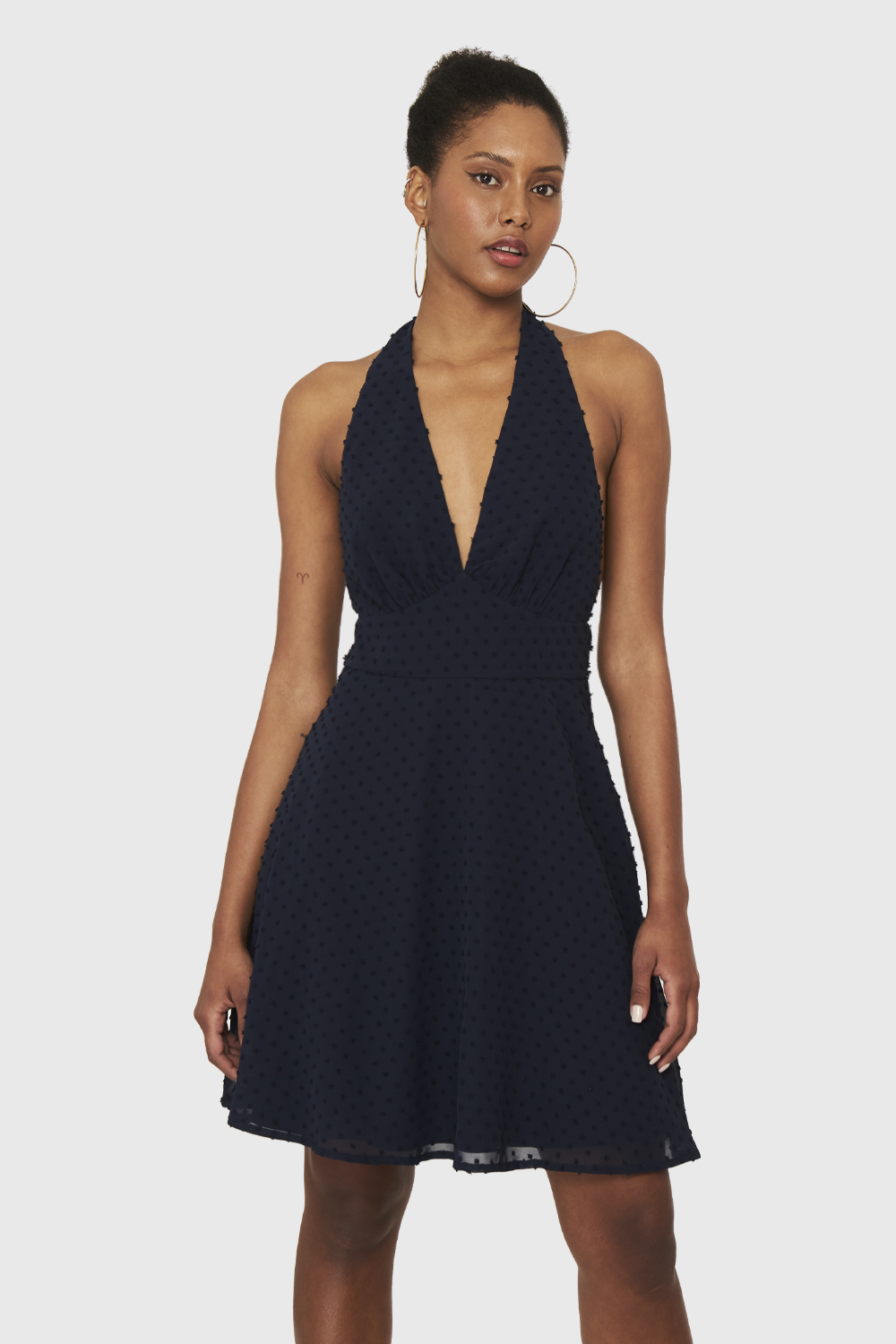 Ripley - VESTIDO ESCOTE V PROFUNDO AZUL MARINO NICOPOLY