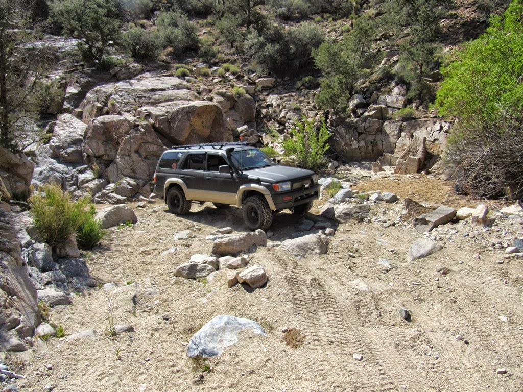 2N02 Burns Canyon California Offroad Trail
